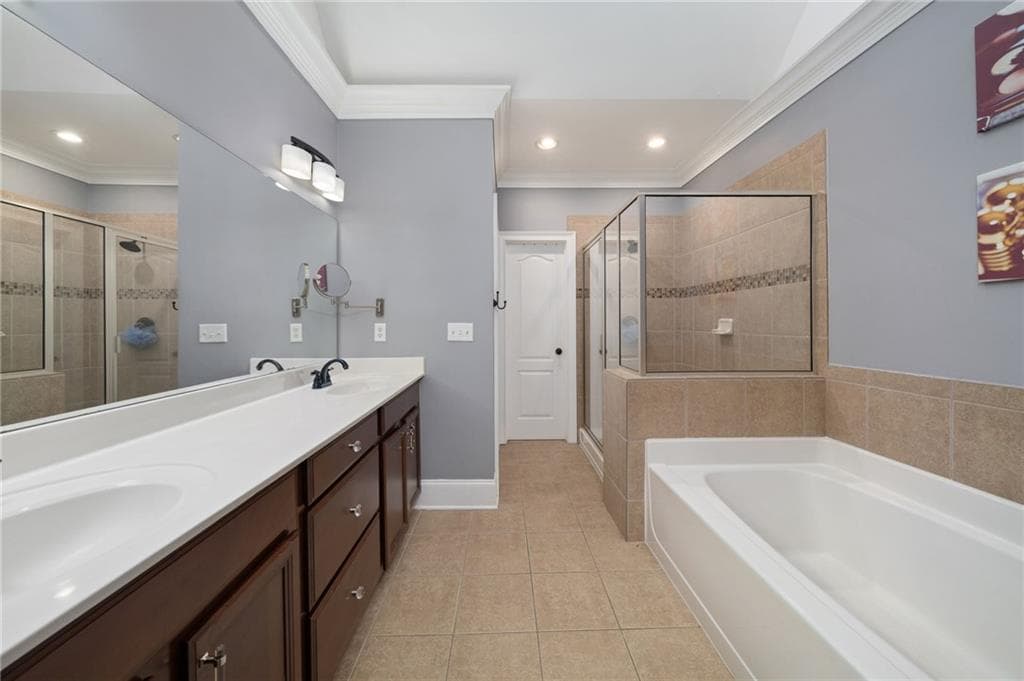 3 bedroom, 4 bathroom, 2,099 sq ft townhouse for sale at 2566 Crescent Park Court 634, Atlanta, GA 30339 — photo 6