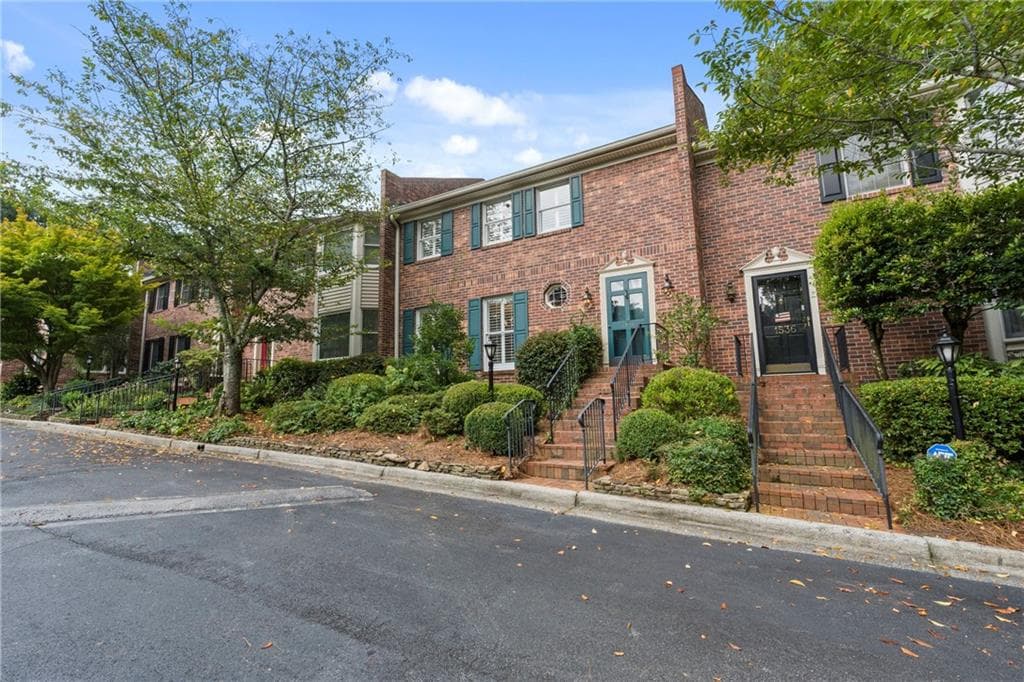 4 bedroom, 4 bathroom, 2,828 sq ft townhouse for sale at 1534 September Chase, Decatur, GA 30033 — photo 2