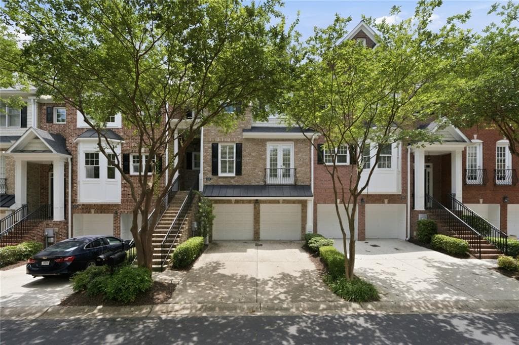 3 bedroom, 4 bathroom, 3,620 sq ft townhouse for sale at 5806 Riverstone Circle 10, Atlanta, GA 30339
