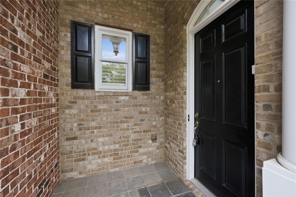 3 bedroom, 4 bathroom, 3,620 sq ft townhouse for sale at 5806 Riverstone Circle 10, Atlanta, GA 30339 — photo 2