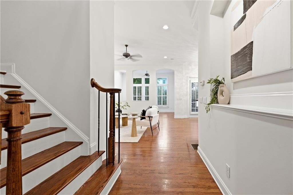 3 bedroom, 4 bathroom, 3,620 sq ft townhouse for sale at 5806 Riverstone Circle 10, Atlanta, GA 30339 — photo 4
