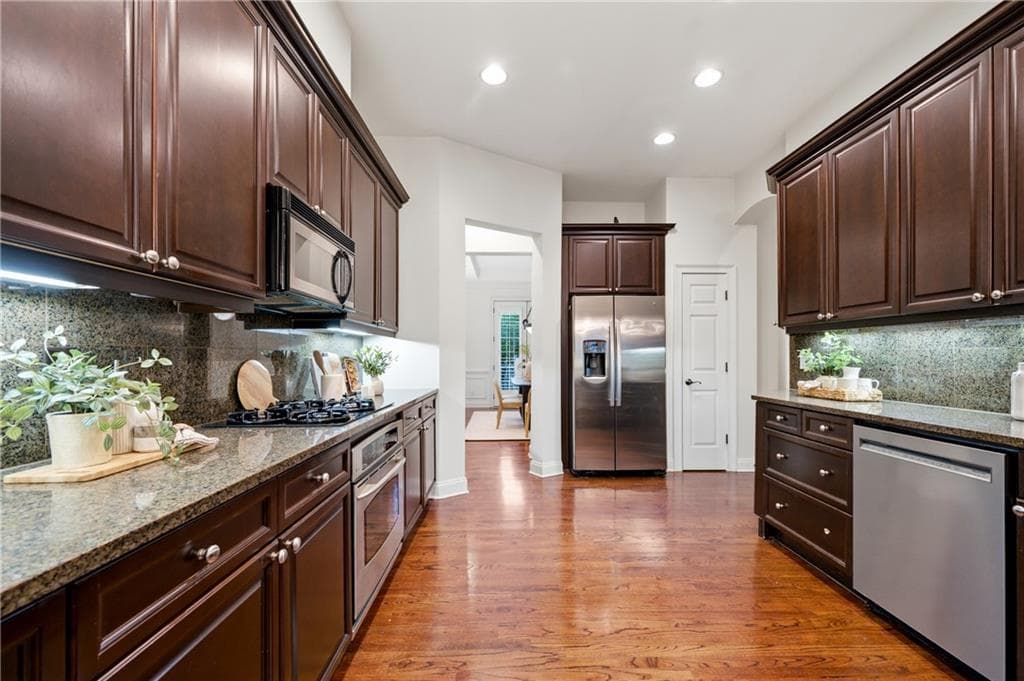 3 bedroom, 4 bathroom, 3,620 sq ft townhouse for sale at 5806 Riverstone Circle 10, Atlanta, GA 30339 — photo 10