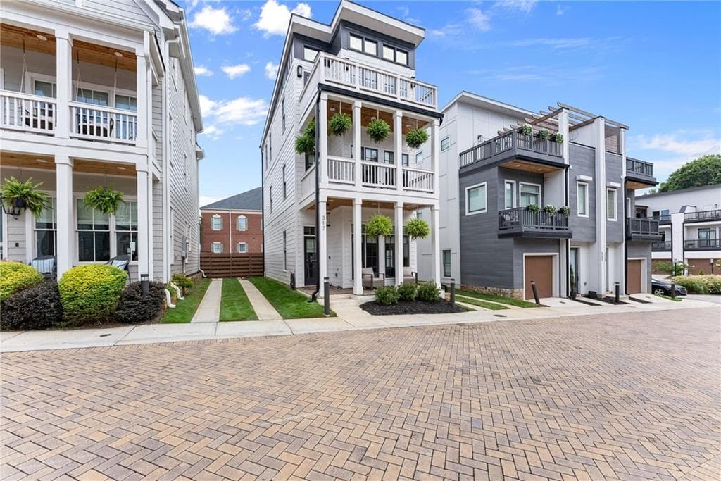 3 bedroom, 3 bathroom, 1,800 sq ft single family residence for sale at 317 Clarendon Court, Gainesville, GA 30501 — photo 7
