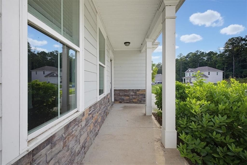 4 bedroom, 3 bathroom, 2,207 sq ft single family residence under contract at 676 Ragan Court, Social Circle, GA 30025 — photo 4