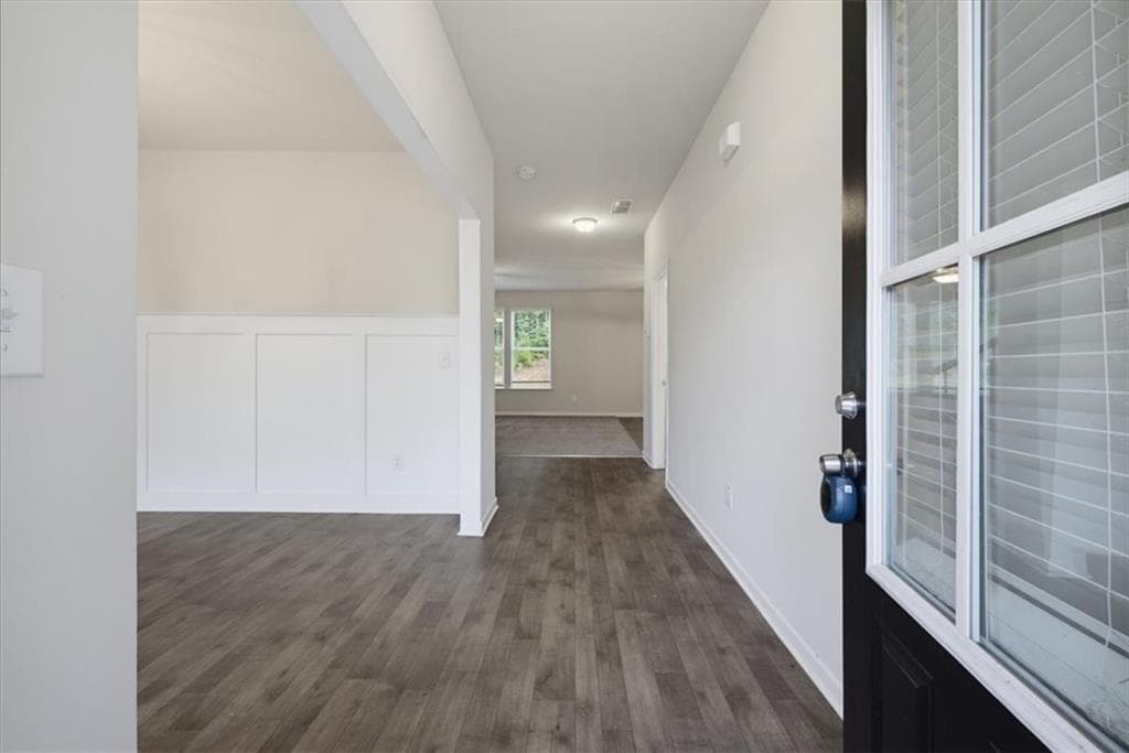 4 bedroom, 3 bathroom, 2,207 sq ft single family residence under contract at 676 Ragan Court, Social Circle, GA 30025 — photo 5