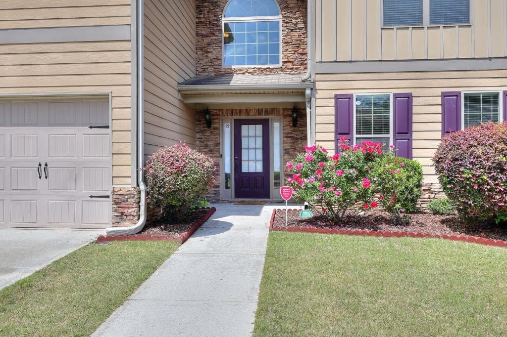 5 bedroom, 4 bathroom, 2,962 sq ft single family residence under contract at 2597 Corey Park Drive, Loganville, GA 30052 — photo 3