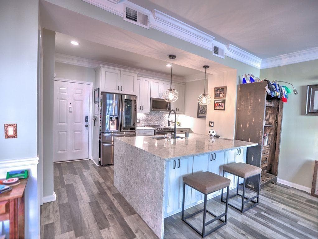 1 bedroom, 1 bathroom, 789 sq ft condominium for sale at 955 Juniper Street 1116, Atlanta, GA 30309 — photo 1 of 37