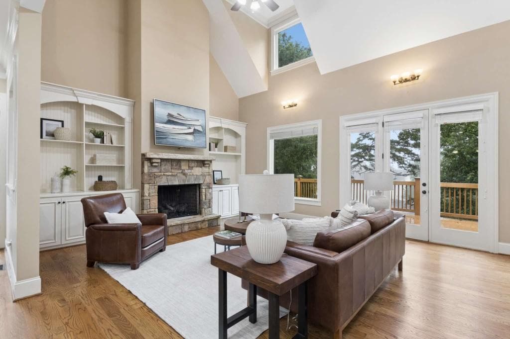 4 bedroom, 4 bathroom, 6,102 sq ft single family residence for sale at 3330 Chimney Point Drive, Cumming, GA 30041 — photo 3