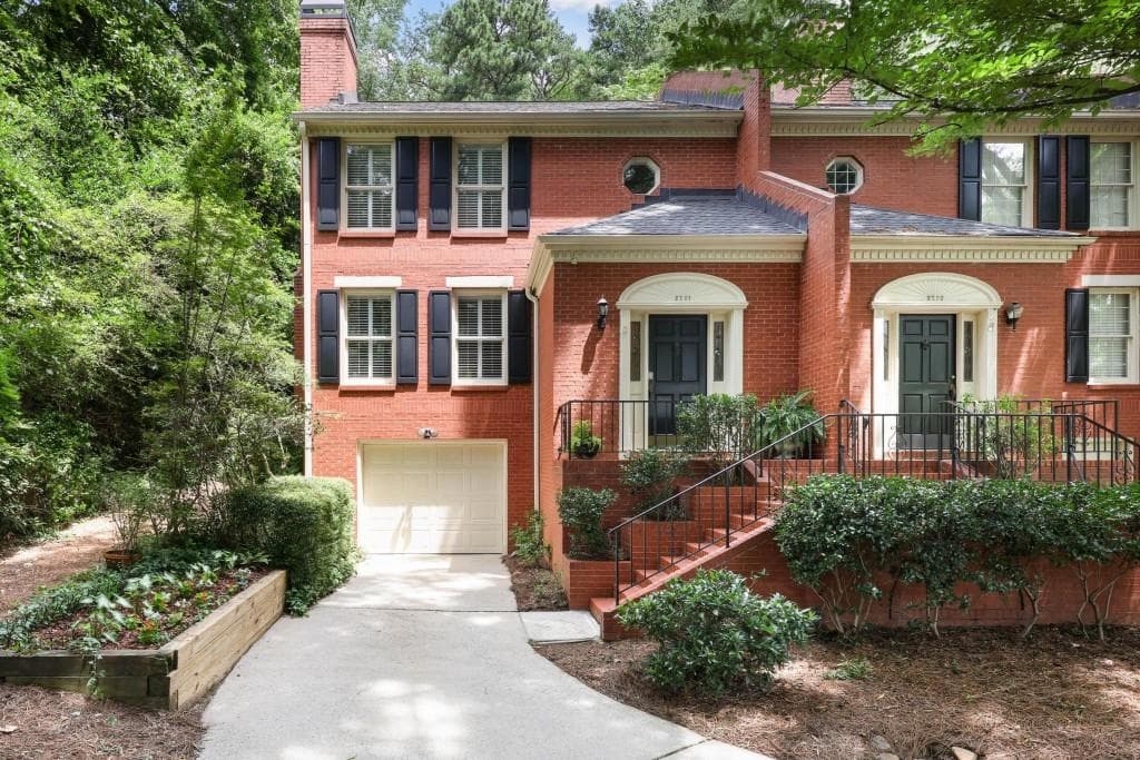 3 bedroom, 4 bathroom, 2,406 sq ft townhouse for sale at 2201 Defoors Mill Drive, Atlanta, GA 30318 — photo 1 of 30