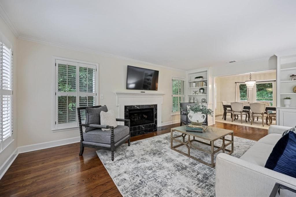 3 bedroom, 4 bathroom, 2,406 sq ft townhouse for sale at 2201 Defoors Mill Drive, Atlanta, GA 30318 — photo 4