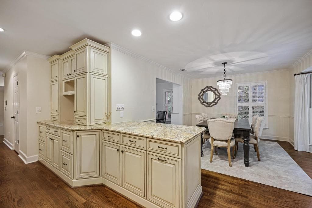 3 bedroom, 4 bathroom, 2,406 sq ft townhouse for sale at 2201 Defoors Mill Drive, Atlanta, GA 30318 — photo 10