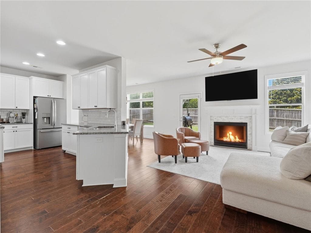 3 bedroom, 3 bathroom, 1,868 sq ft single family residence for sale at 147 Fieldbrook Crossing, Canton, GA 30115 — photo 5