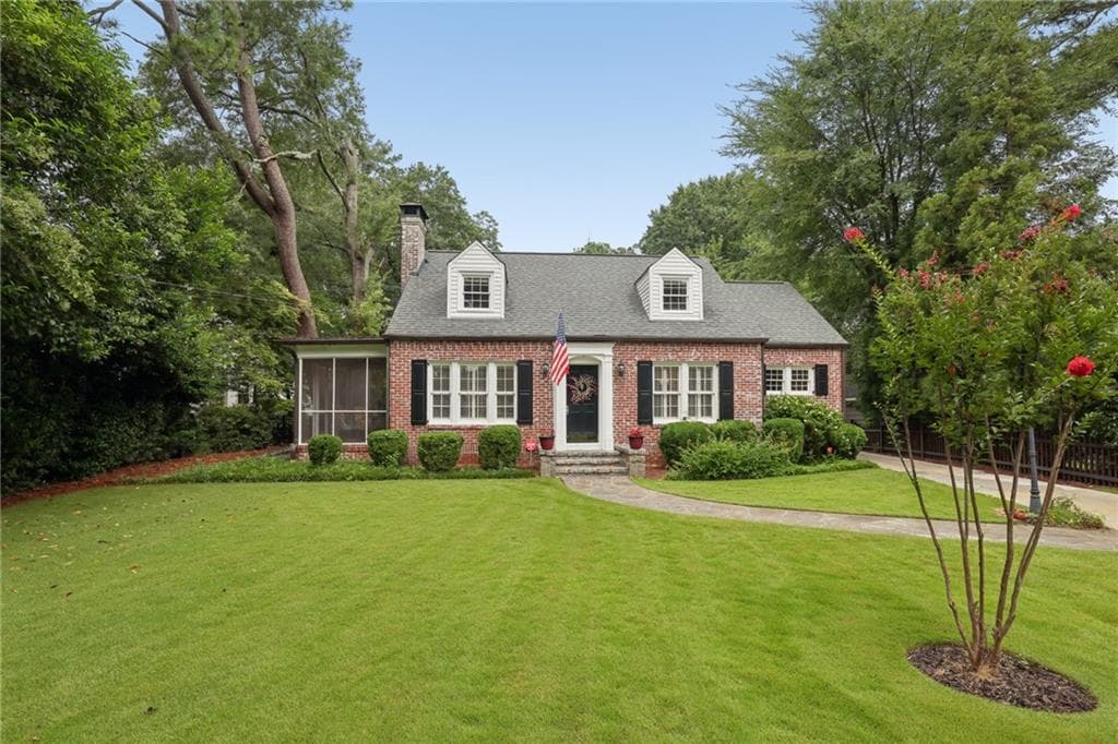 3 bedroom, 2 bathroom, 1,755 sq ft single family residence under contract at 3054 Peachtree Drive, Atlanta, GA 30305