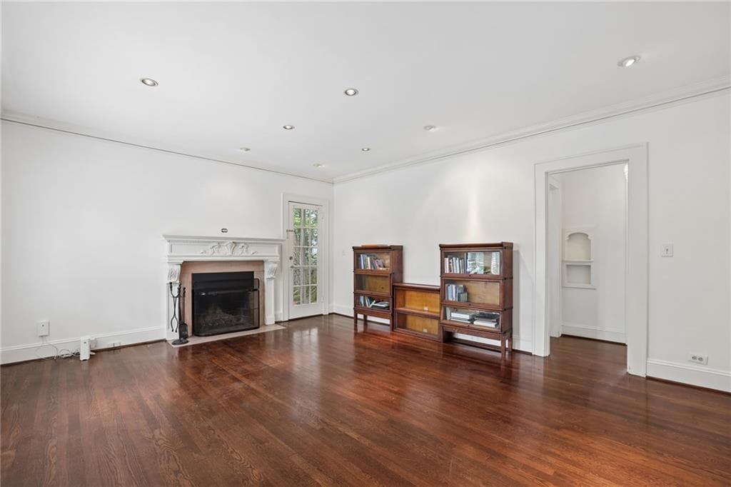 3 bedroom, 2 bathroom, 1,755 sq ft single family residence under contract at 3054 Peachtree Drive, Atlanta, GA 30305 — photo 5
