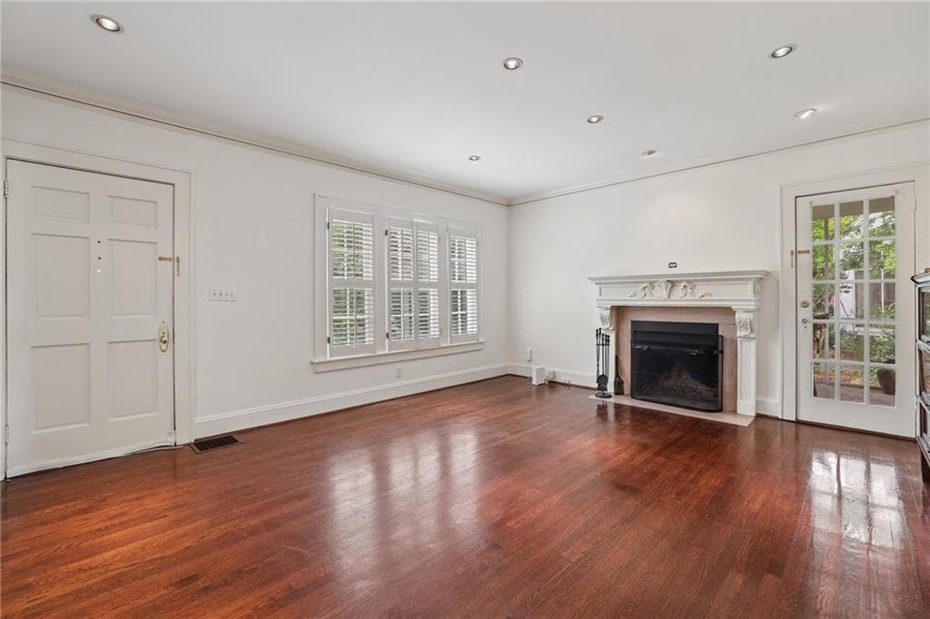 3 bedroom, 2 bathroom, 1,755 sq ft single family residence under contract at 3054 Peachtree Drive, Atlanta, GA 30305 — photo 6