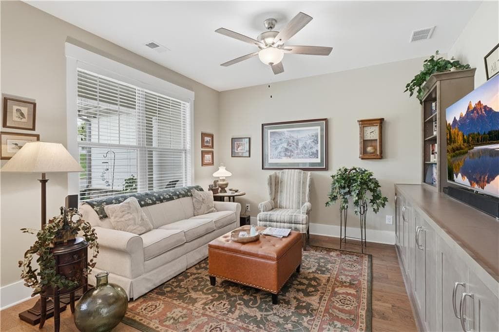 2 bedroom, 2 bathroom, 2,114 sq ft single family residence for sale at 404 Northside Drive, Canton, GA 30115 — photo 4