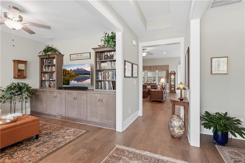 2 bedroom, 2 bathroom, 2,114 sq ft single family residence for sale at 404 Northside Drive, Canton, GA 30115 — photo 6