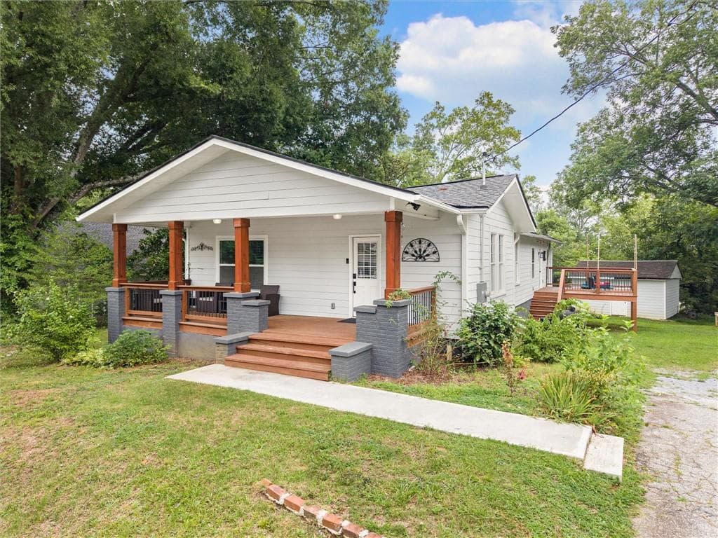4 bedroom, 2 bathroom, 1,710 sq ft single family residence for sale at 21 Martin Luther King Jr Drive, Cartersville, GA 30120 — photo 2