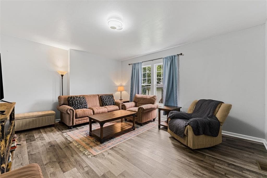 4 bedroom, 2 bathroom, 1,710 sq ft single family residence for sale at 21 Martin Luther King Jr Drive, Cartersville, GA 30120 — photo 5