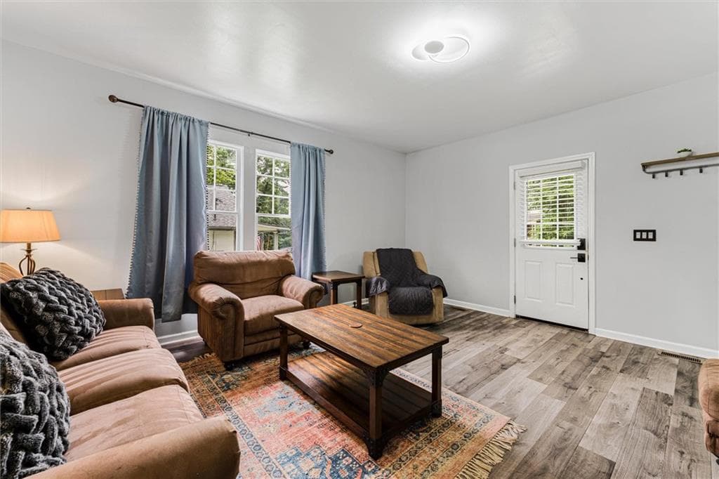 4 bedroom, 2 bathroom, 1,710 sq ft single family residence for sale at 21 Martin Luther King Jr Drive, Cartersville, GA 30120 — photo 7