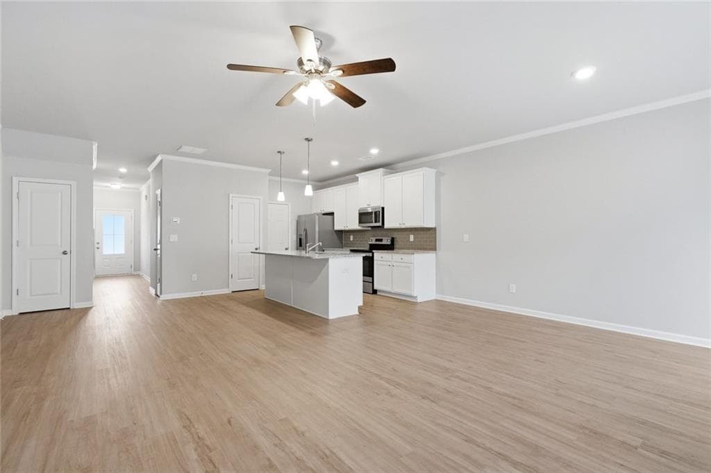 3 bedroom, 3 bathroom, 2,084 sq ft townhouse for sale at 5350 Fox Den Road, Oakwood, GA 30566 — photo 6