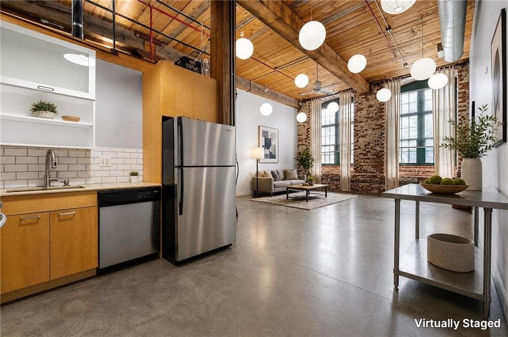 1 bedroom, 1 bathroom, 699 sq ft condominium for sale at 170 Boulevard 109H, Atlanta, GA 30312 — photo 2