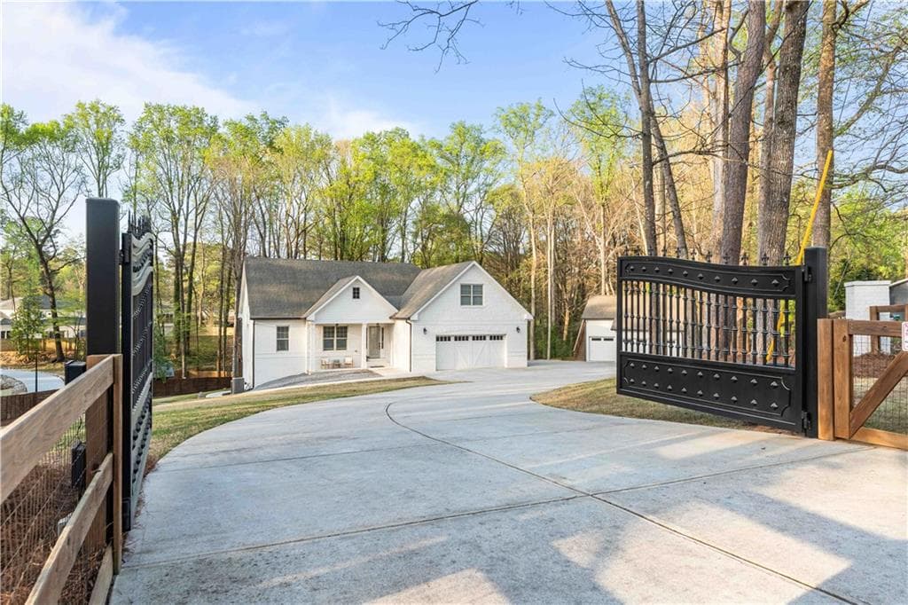 9 bedroom, 8 bathroom, 6,638 sq ft single family residence for sale at 5758 Williams Road, Norcross, GA 30093 — photo 10