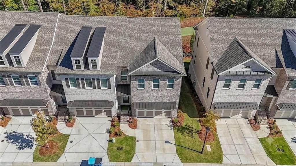 3 bedroom, 3 bathroom, 2,072 sq ft townhouse for sale at 3355 Cresswell Link Way, Duluth, GA 30096 — photo 3