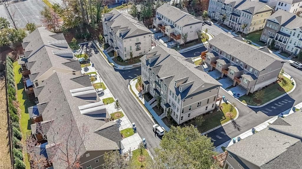 3 bedroom, 3 bathroom, 2,072 sq ft townhouse for sale at 3355 Cresswell Link Way, Duluth, GA 30096 — photo 4