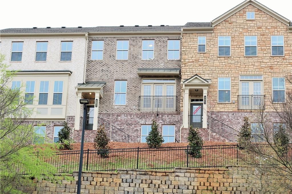 4 bedroom, 4 bathroom, 2,269 sq ft townhouse for rent at 271 Northaven Avenue, Suwanee, GA 30024 for $2,700 a month — photo 1 of 30