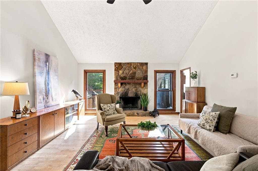 5 bedroom, 5 bathroom, 4,398 sq ft single family residence under contract at 4361 Bishop Lake Road, Marietta, GA 30062 — photo 7