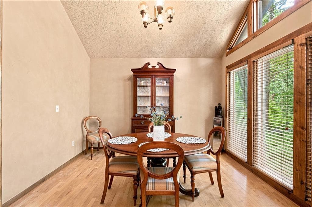 5 bedroom, 5 bathroom, 4,398 sq ft single family residence under contract at 4361 Bishop Lake Road, Marietta, GA 30062 — photo 10