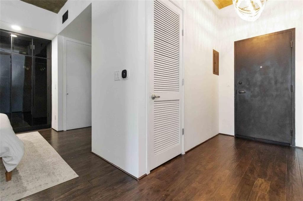 1 bedroom, 1 bathroom, 698 sq ft condominium for sale at 3324 Peachtree Road 815, Atlanta, GA 30326 — photo 5