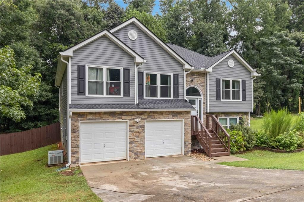 4 bedroom, 3 bathroom, 2,879 sq ft single family residence for sale at 624 Gatewood Way, Monroe, GA 30656 — photo 2