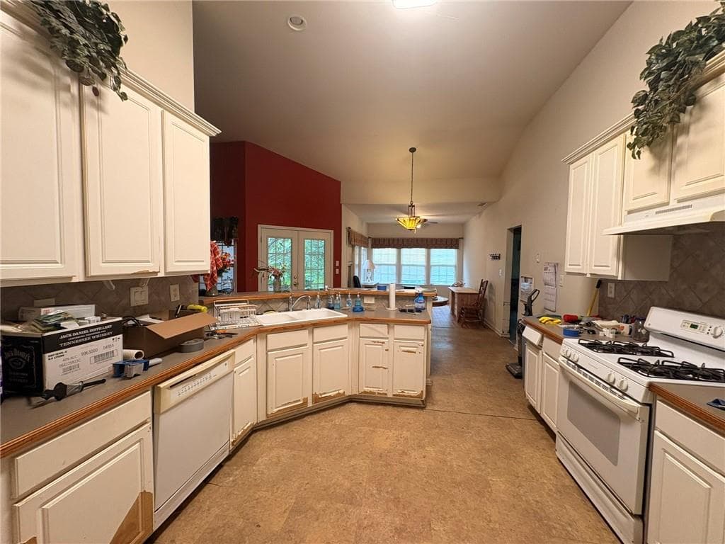 4 bedroom, 2 bathroom, 2,592 sq ft single family residence for sale at 1148 Whithers Drive, Lawrenceville, GA 30045 — photo 9