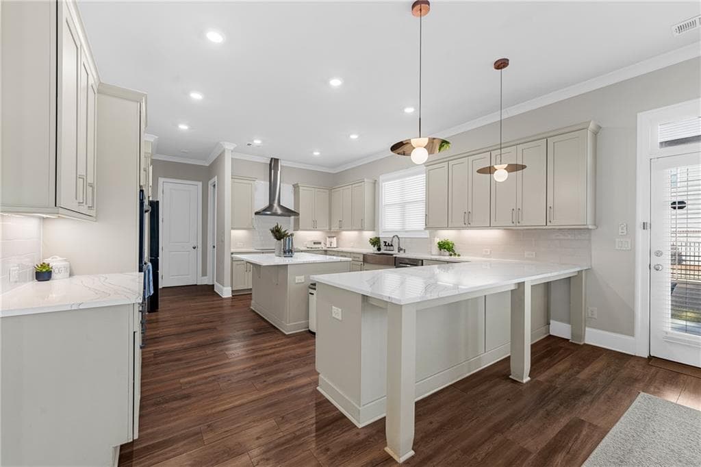 6 bedroom, 4 bathroom, 3,830 sq ft single family residence under contract at 6210 Bellmoore Park Lane, Johns Creek, GA 30097 — photo 5