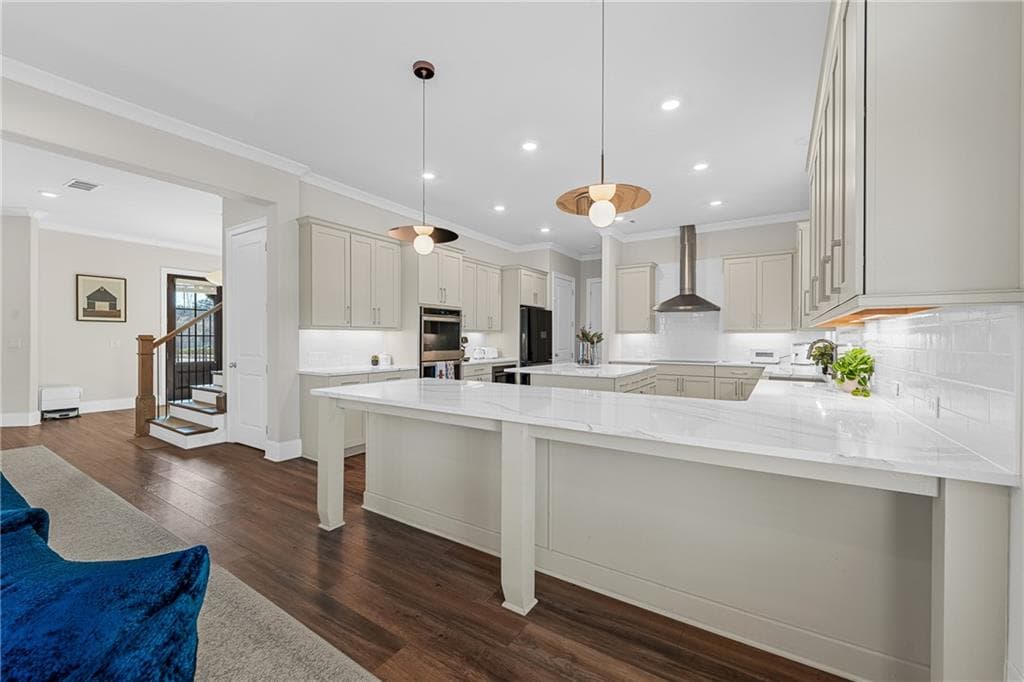 6 bedroom, 4 bathroom, 3,830 sq ft single family residence under contract at 6210 Bellmoore Park Lane, Johns Creek, GA 30097 — photo 6