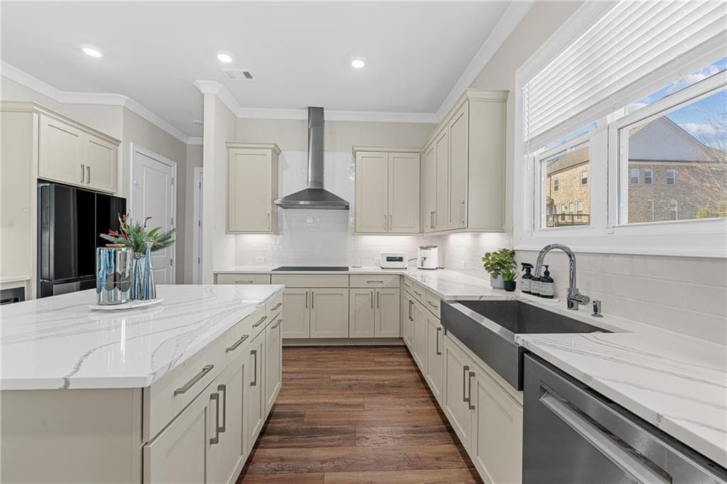 6 bedroom, 4 bathroom, 3,830 sq ft single family residence under contract at 6210 Bellmoore Park Lane, Johns Creek, GA 30097 — photo 7