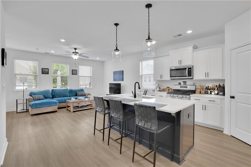 3 bedroom, 3 bathroom, 1,852 sq ft townhouse for sale at 2936 Edgemont Lane, Marietta, GA 30008 — photo 7