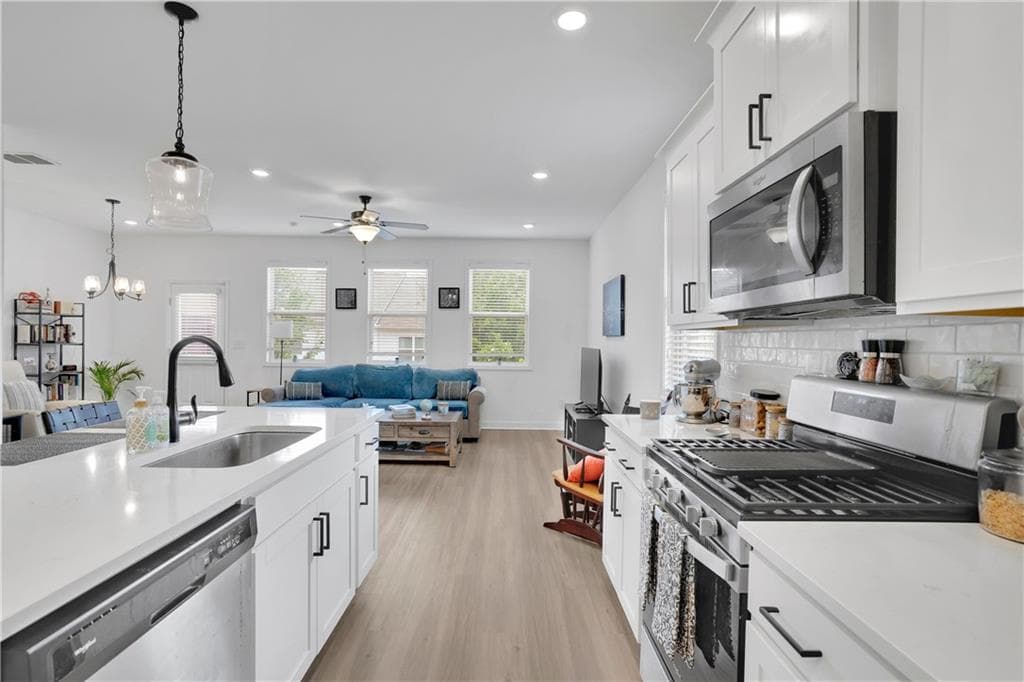 3 bedroom, 3 bathroom, 1,852 sq ft townhouse for sale at 2936 Edgemont Lane, Marietta, GA 30008 — photo 10