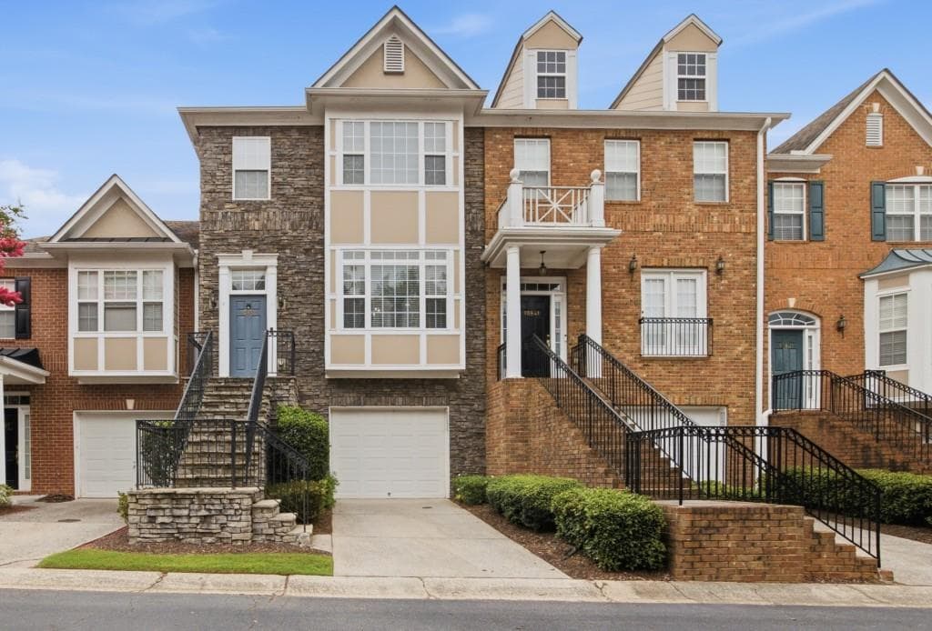 3 bedroom, 4 bathroom, 2,293 sq ft townhouse for rent at 10851 Alderwood Cove, Johns Creek, GA 30097 for $2,700 a month — photo 1 of 27