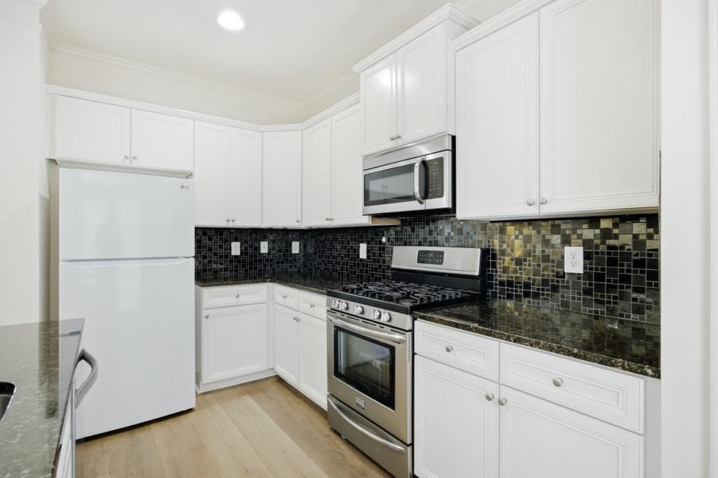 3 bedroom, 4 bathroom, 2,293 sq ft townhouse for rent at 10851 Alderwood Cove, Johns Creek, GA 30097 for $2,700 a month — photo 10