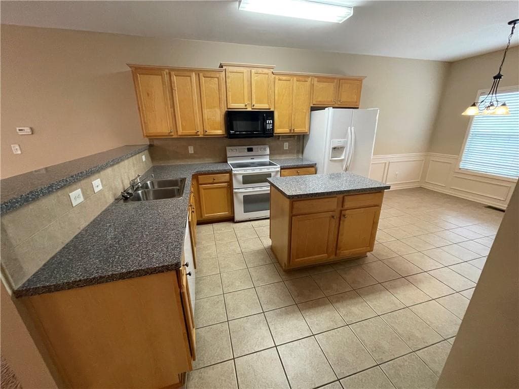 4 bedroom, 4 bathroom, 2,273 sq ft townhouse for rent at 2207 Pebble Beach Drive, Lawrenceville, GA 30043 for $2,200 a month — photo 5