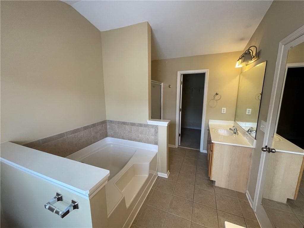 4 bedroom, 4 bathroom, 2,273 sq ft townhouse for rent at 2207 Pebble Beach Drive, Lawrenceville, GA 30043 for $2,200 a month — photo 9