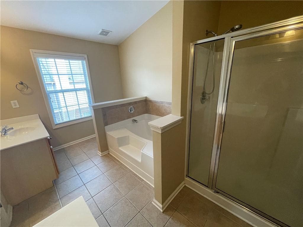 4 bedroom, 4 bathroom, 2,273 sq ft townhouse for rent at 2207 Pebble Beach Drive, Lawrenceville, GA 30043 for $2,200 a month — photo 10