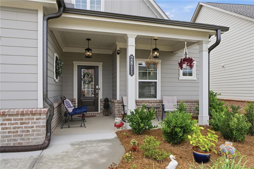 3 bedroom, 3 bathroom, 2,778 sq ft single family residence for sale at 2811 Freshwater Court, Gainesville, GA 30507 — photo 3