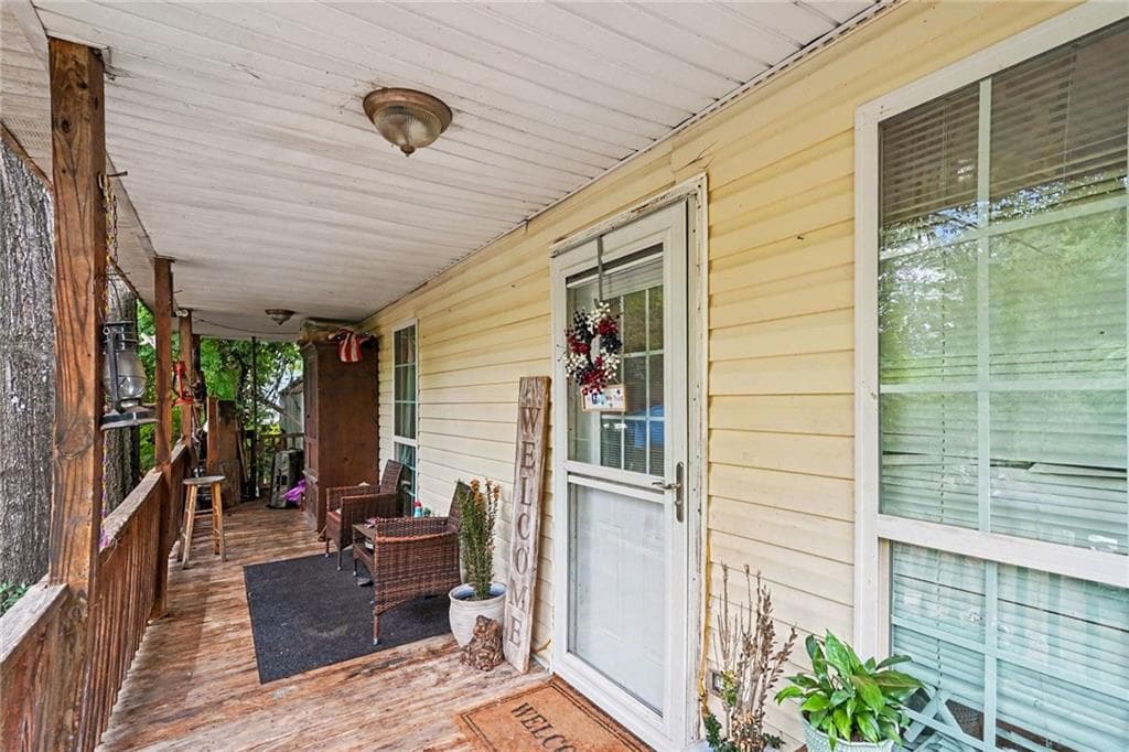3 bedroom, 2 bathroom, 1,122 sq ft single family residence for sale at 319 W Broadway Street, Griffin, GA 30223 — photo 9