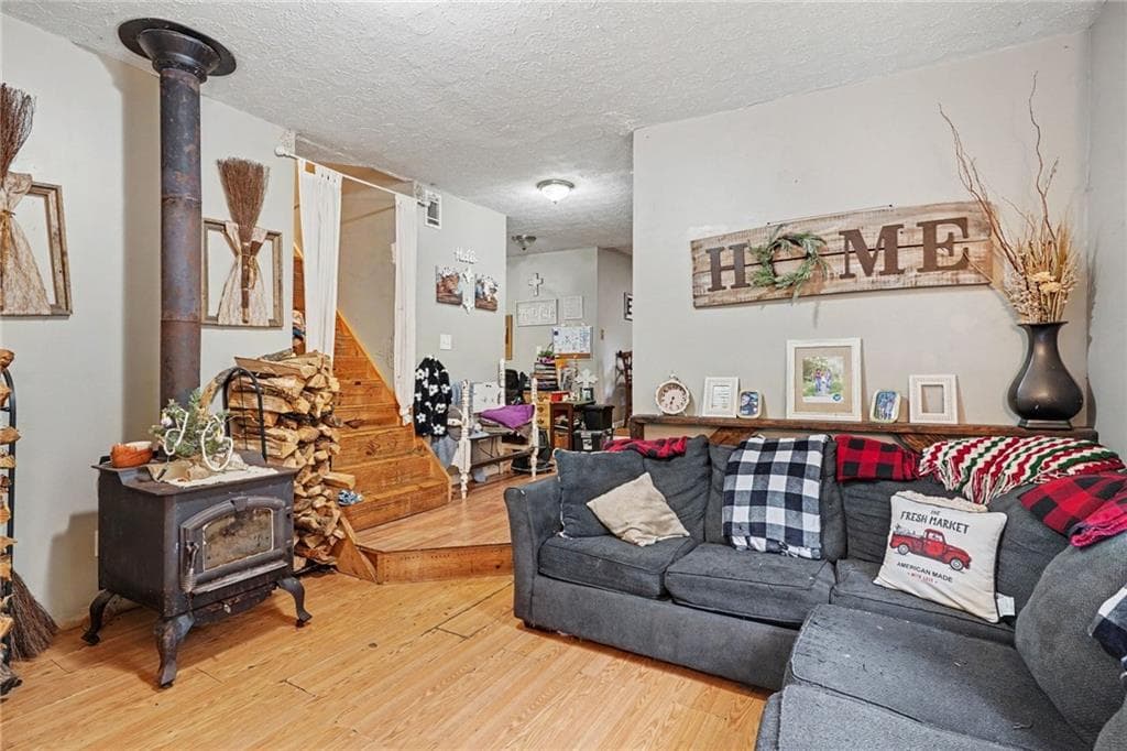 3 bedroom, 2 bathroom, 1,122 sq ft single family residence for sale at 319 W Broadway Street, Griffin, GA 30223 — photo 10