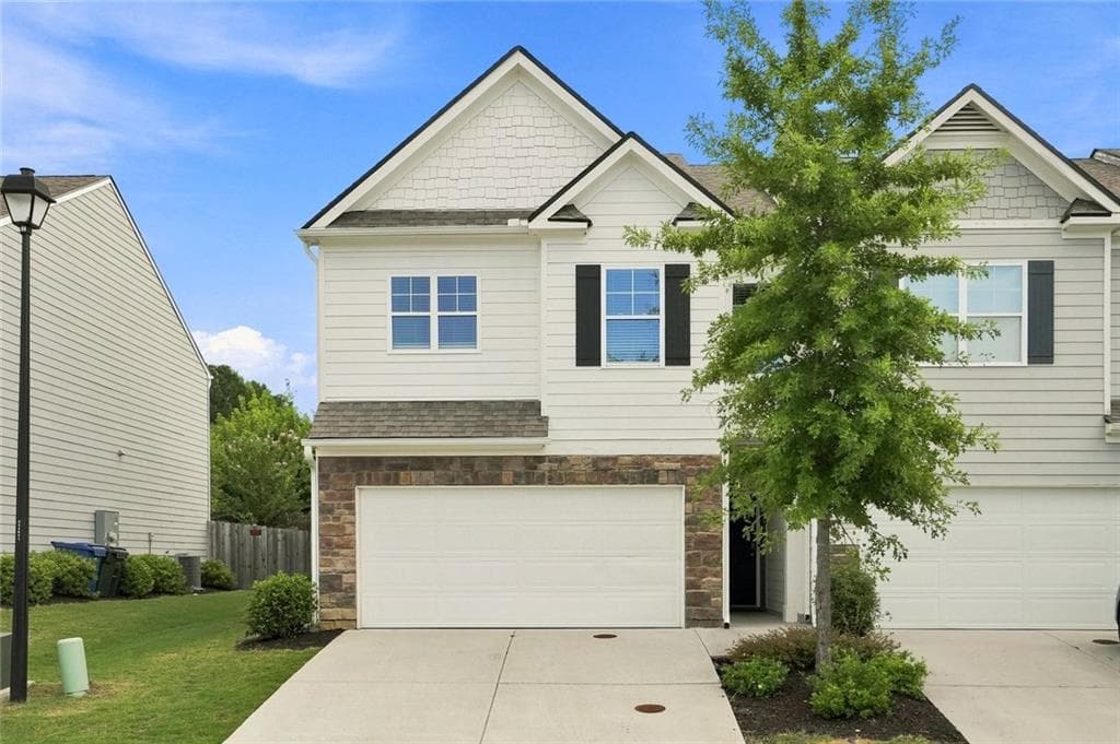 4 bedroom, 3 bathroom, 2,229 sq ft townhouse for sale at 5260 Barberry Avenue, Oakwood, GA 30566