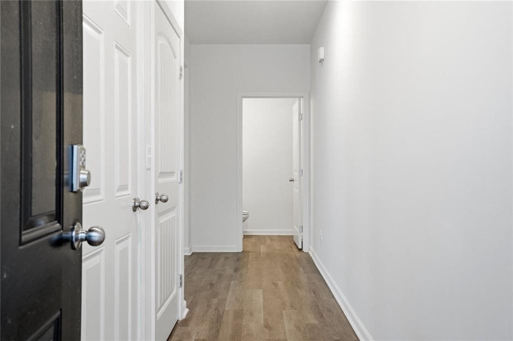 4 bedroom, 3 bathroom, 2,229 sq ft townhouse for sale at 5260 Barberry Avenue, Oakwood, GA 30566 — photo 2